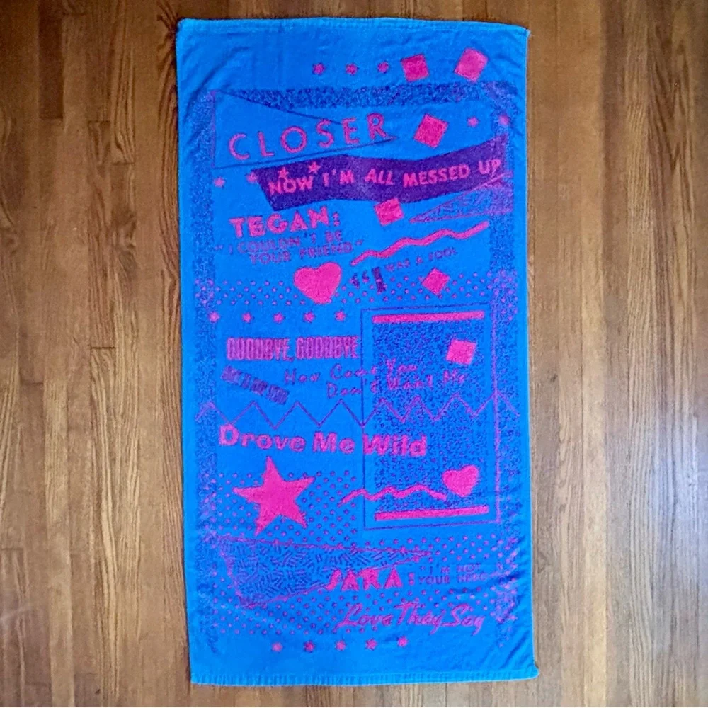 🩵 Tegan and Sara Beach Towel 💓 Heartthrob 💓 Album Merch 2013 🩵 *Super Rare* 💘💘💘